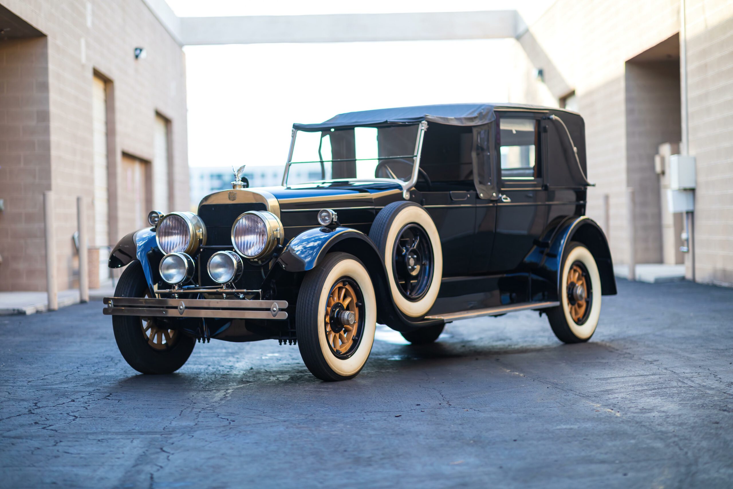 1922 Cunningham Series V-4 Model 82-A Town Limousine